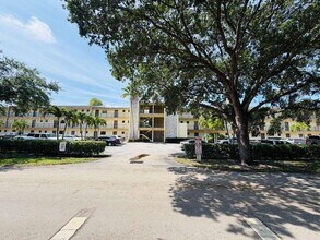 Building Photo - 9150 NW 38th Dr