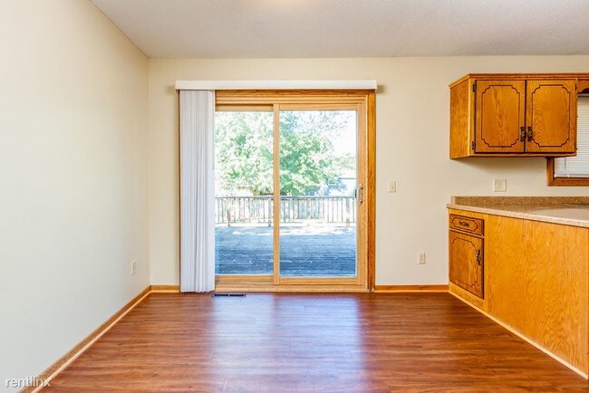 Foto del edificio - 4 br, 2 bath House - 11983 Winnetka Avenue N