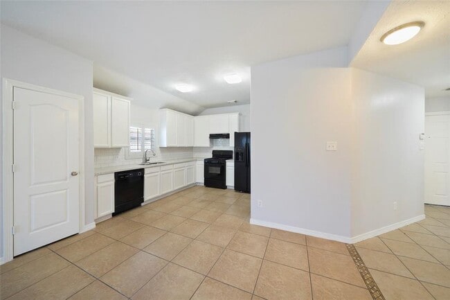 Building Photo - 21431 Forest Colony Dr