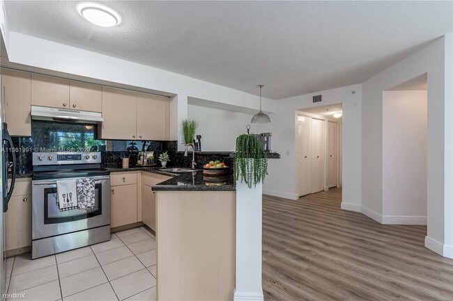 Building Photo - 2 br, 2 bath Condo - 4280 San Marino Blvd