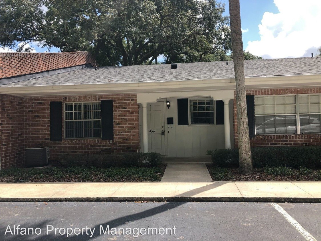 Primary Photo - 450 Cherrywood Gardens Dr