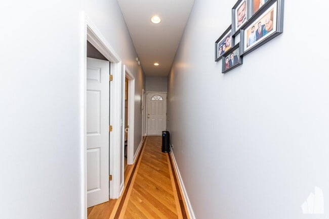 Photo - 2 bedroom in Chicago IL 60612 Apartment