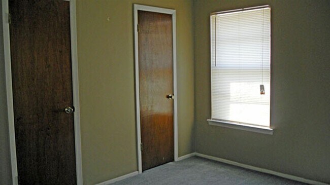 Building Photo - 108 Shannon Cir