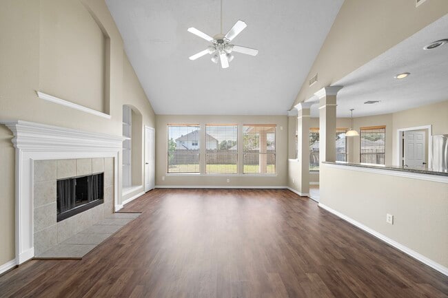 Foto del edificio - 19335 Lincoln Heights Ln