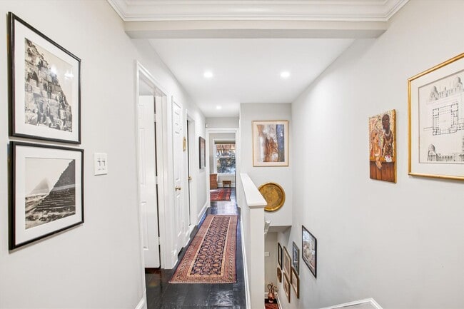 Building Photo - Charming and Sophisticated Two Level condo...