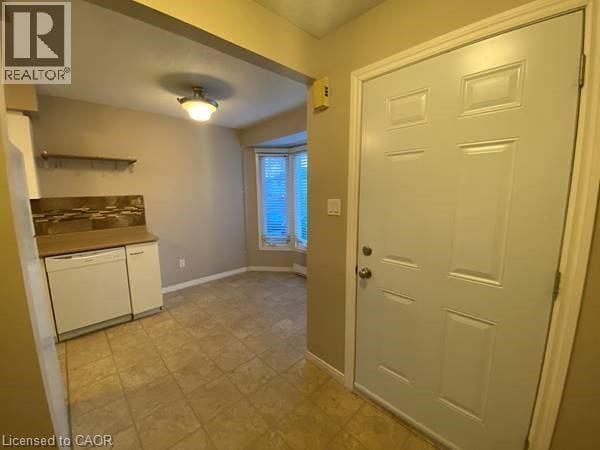 Photo du bâtiment - 219 Kingswood Dr