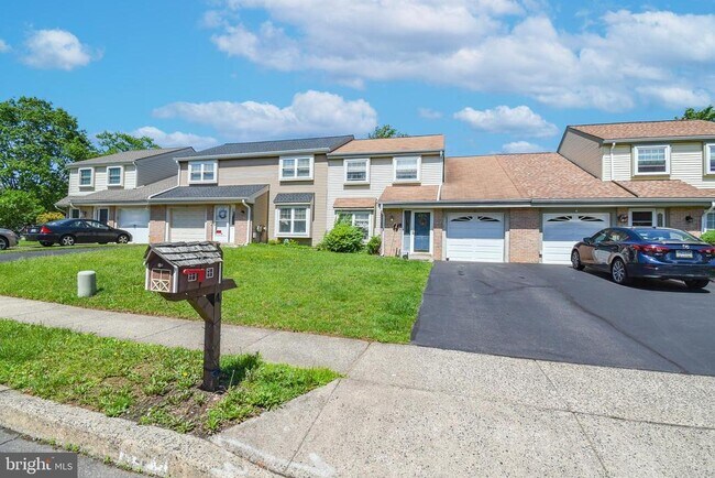 Foto del edificio - 4 Beaver Hill Rd