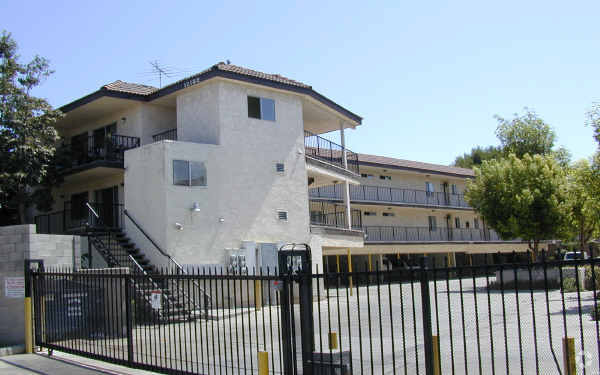 Building Photo - Edinger View Apartments