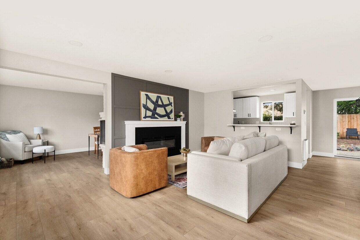Photo - 1402 N 136th St (Seattle, WA)