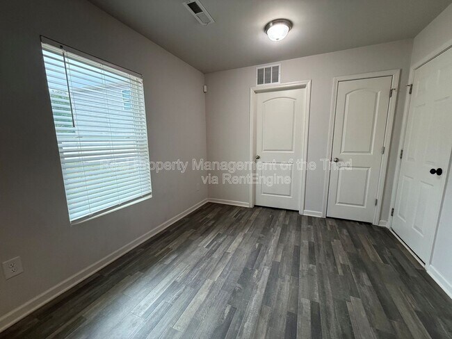 Foto del edificio - 3811 Bellingham Ct