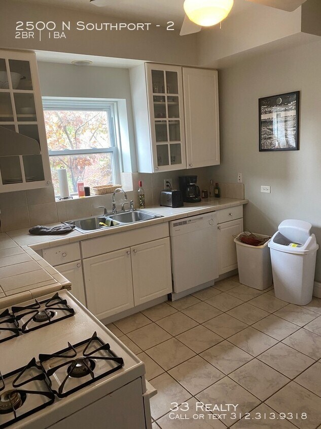 Foto principal - 2500 N Southport Ave