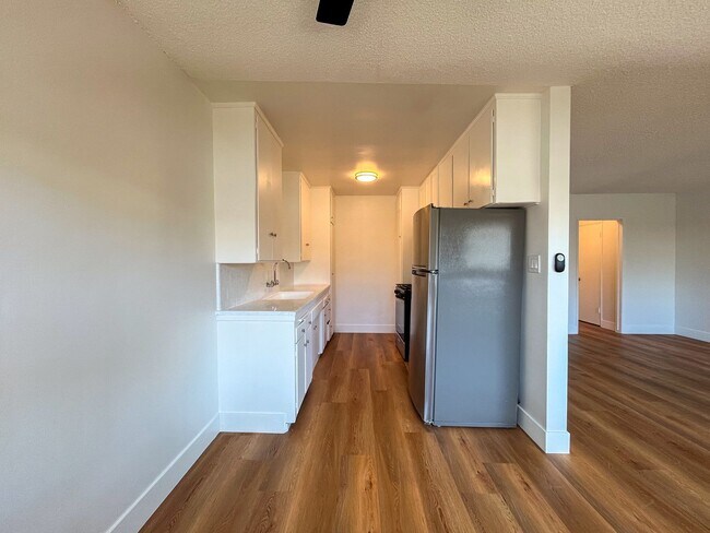Interior Photo - 3910 Coco Ave