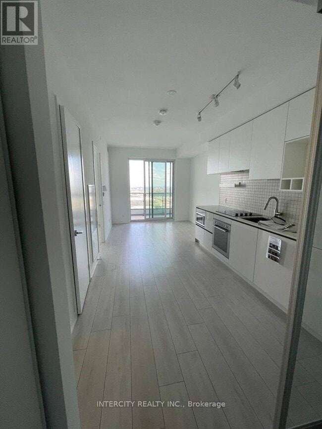 Photo du bâtiment - 950 Portage Pkwy