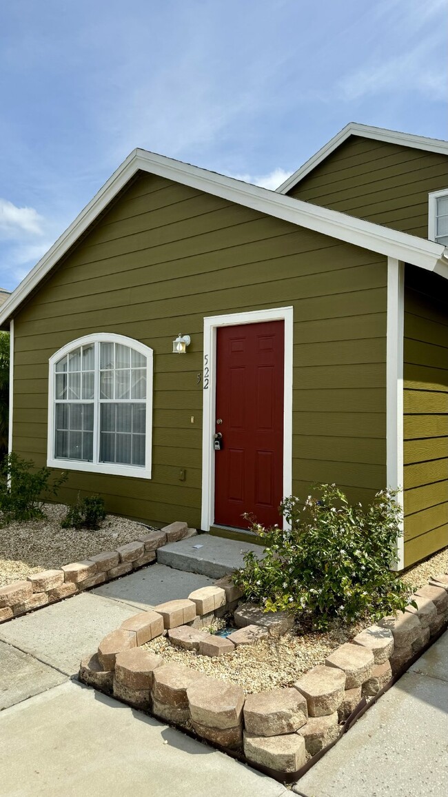 Foto del edificio - Cozy 1-Bedroom Townhouse in Davenport