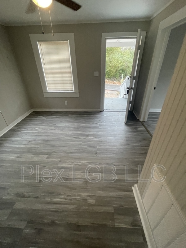 Building Photo - 212 Cato St