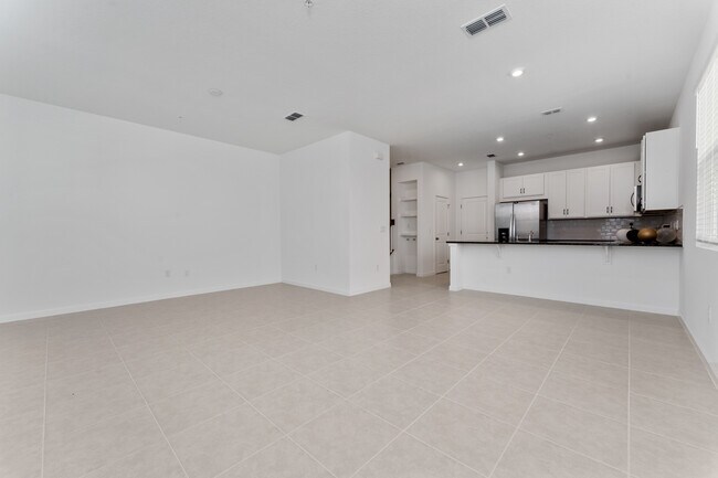 Building Photo - 9839 Walkway Dr