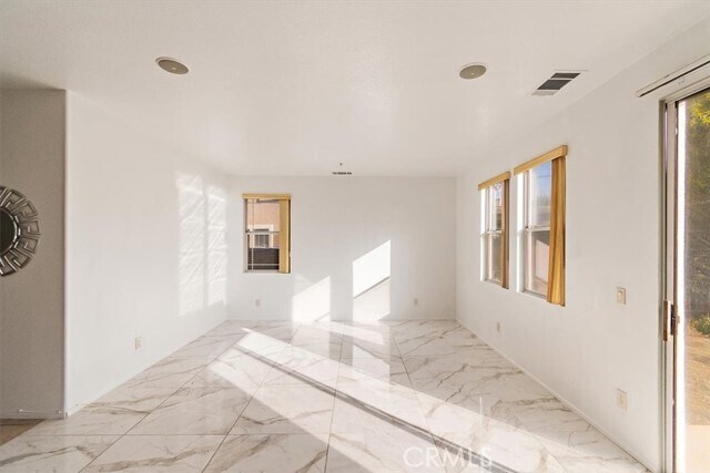 Foto del edificio - 16757 Escalon Dr