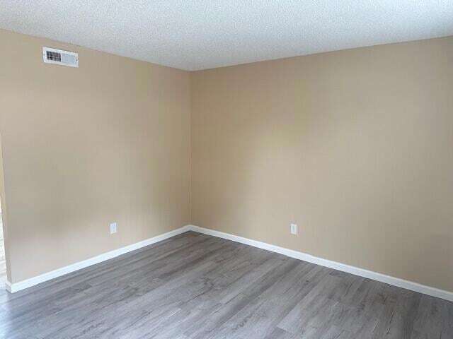 Foto del edificio - 1716 37th St NE