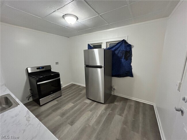 Building Photo - 2232 W 103rd St