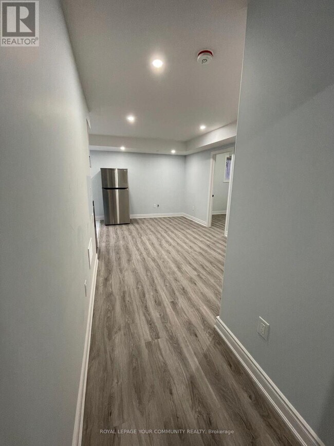 Building Photo - 306 Cedar Hedge Rd