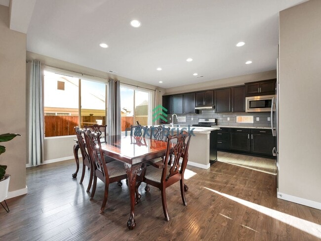 Foto del edificio - Gorgeous 3 Bed & 2.5 Bath Single Family House For Rent!