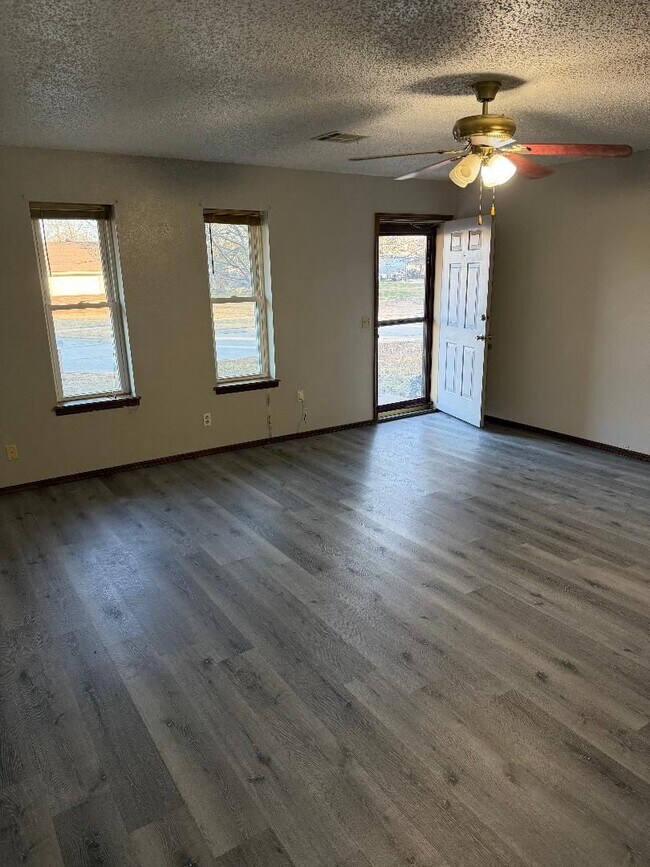 Foto del edificio - Available now!