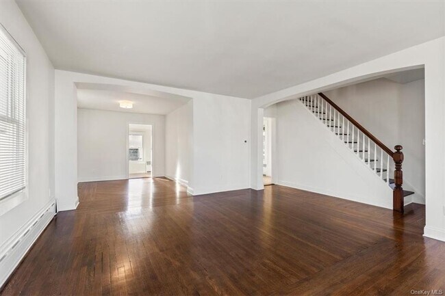 Building Photo - 42 1st St