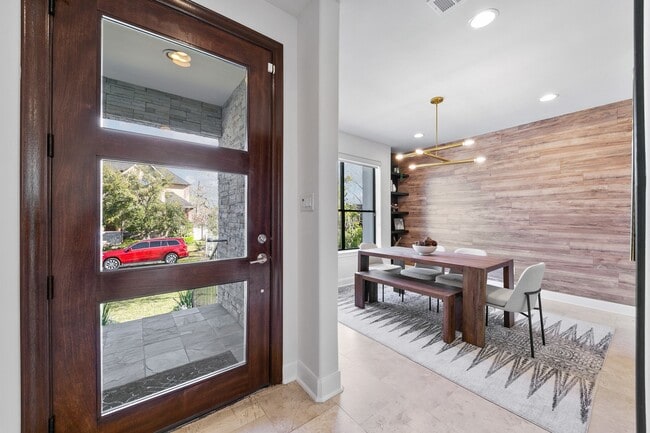 Building Photo - 4301 Vivian St