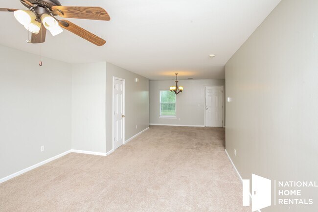 Building Photo - 141 Wigmore Ln