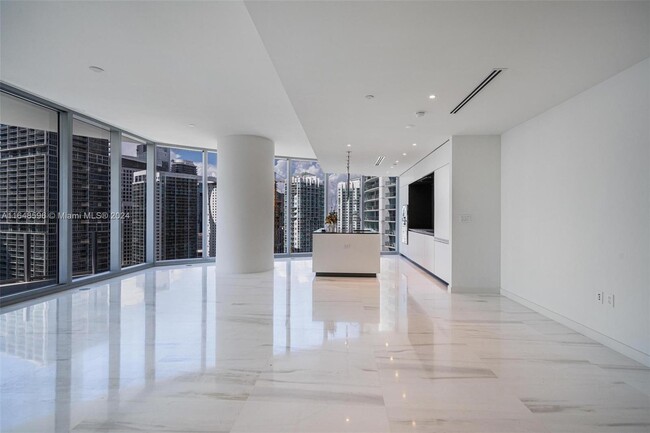 Foto del edificio - 300 Biscayne Boulevard Way