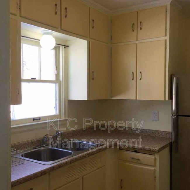 Building Photo - 1417 46th St