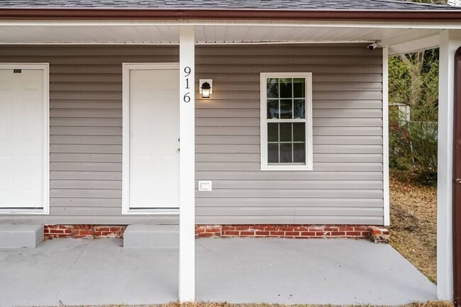 Foto del edificio - Completely Remodeled One Bedroom Home!