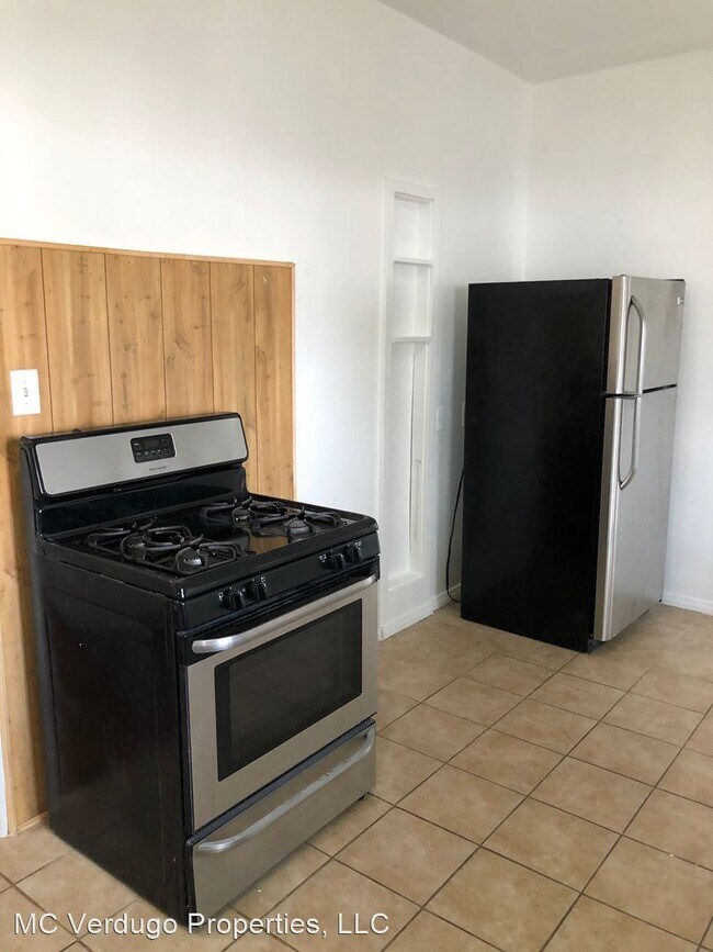 Foto del edificio - 321 S Verdugo Rd