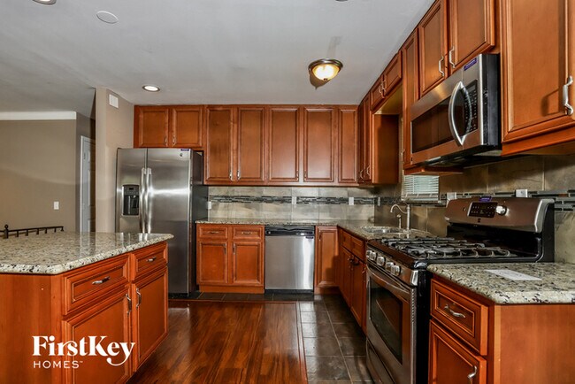 Foto del edificio - 6161 Limbwood Ct