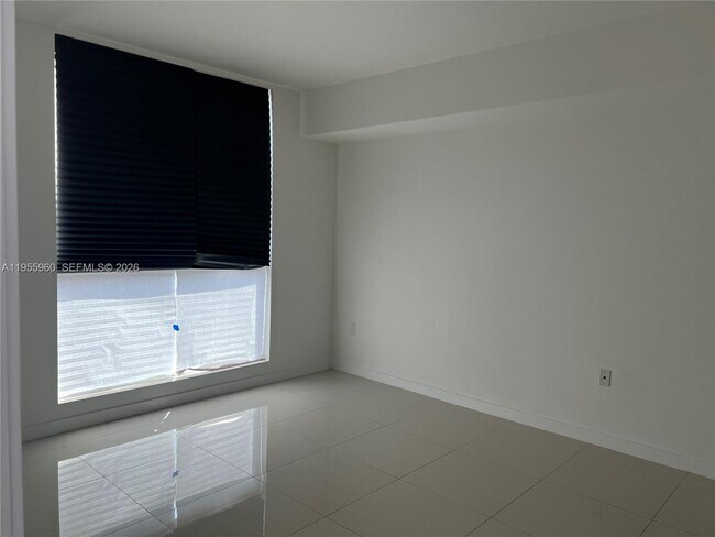 Foto del edificio - 7661 NW 107th Ave