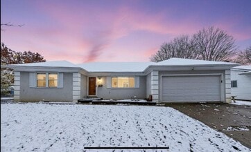 Building Photo - 995 Overbrook Service Dr