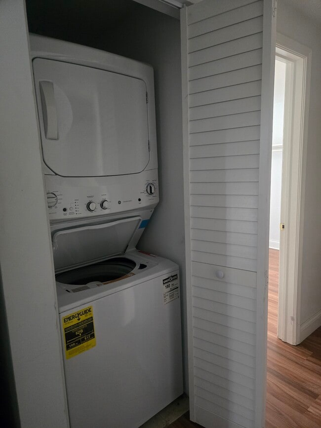 Foto del edificio - 2325 W Rice St