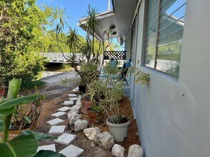 Building Photo - 2627 Staples Ave