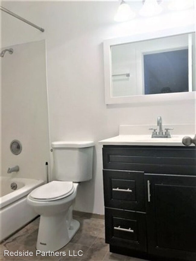 Building Photo - 1 br, 1 bath Apartment - 4225 11th Ave NE