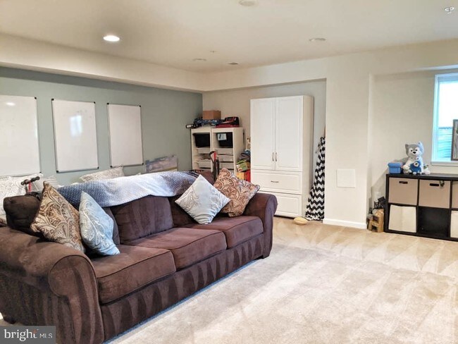 Building Photo - 8435 Clear Spring Dr