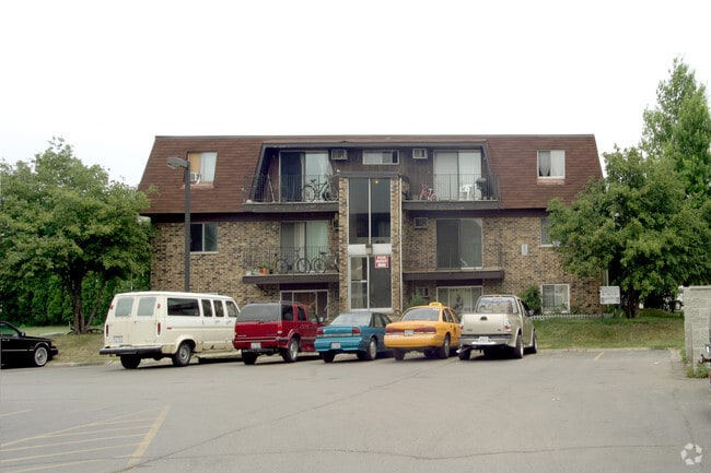 Building Photo - 2440 Leslie Ln