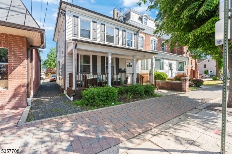 Primary Photo - 54 W Somerset St