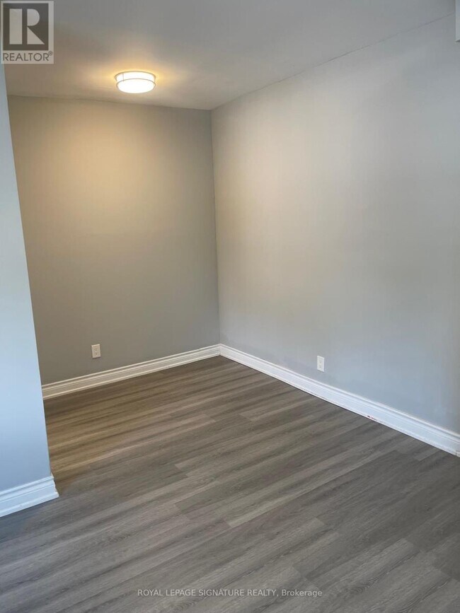 Photo du bâtiment - 382-382 Dovercourt Rd