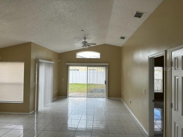 Building Photo - 2619 Spring Hill Dr