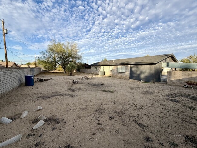 Building Photo - 2944 S 12th Ave