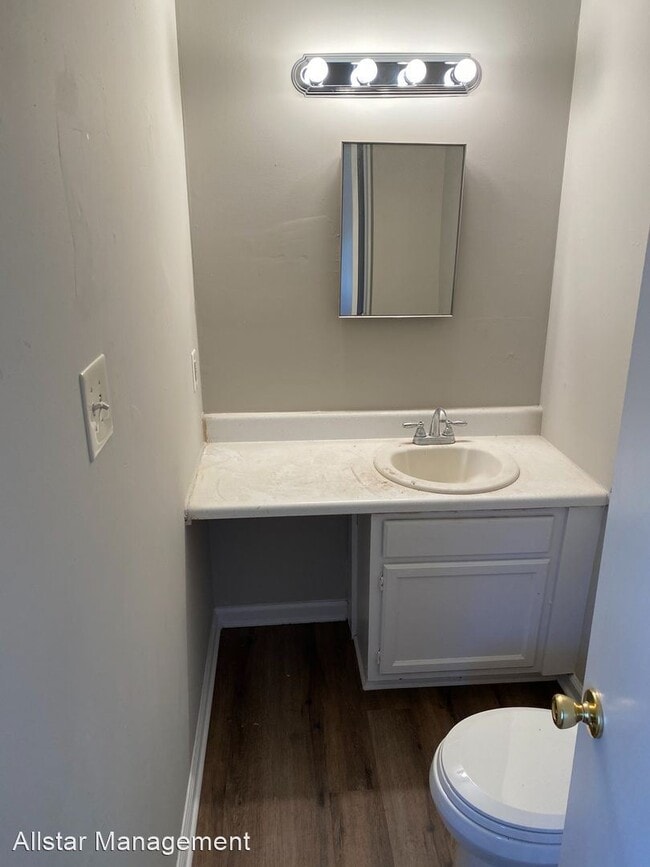 Building Photo - 3 br, 1.5 bath House - 103 Browning St