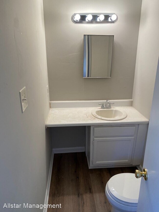 Foto del edificio - 3 br, 1.5 bath House - 103 Browning St