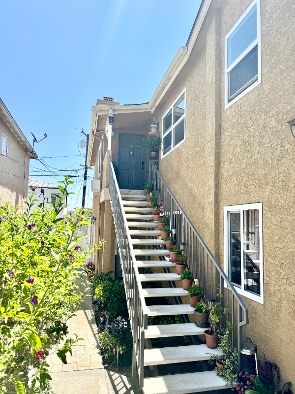 Building Photo - 4377 Wilson Ave