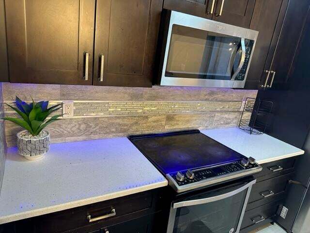 Foto del edificio - 5584 NW 59th Pl