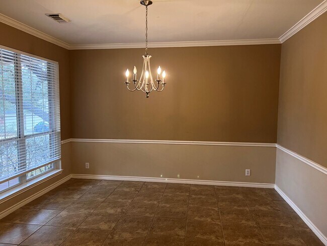 Building Photo - 4 Bedroom 2 1/2 Bath Stone Valley Subdivision